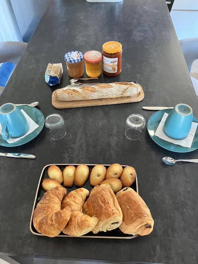 Chambre Avec Petit-Dejeuner En Provence Luberon La Tour-d'Aigues Luaran gambar